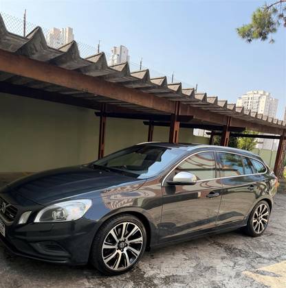 VOLVO V60 3.0 T6 R DESIGN 24V TURBO GASOLINA 4P AUTOMÁTICO